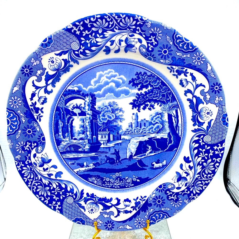 Vintage Spode Iconic Blue Italian 10 1/2” Plate Depicting An Italian Countryside